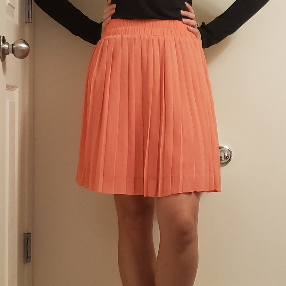 Banana republic pleated skirt